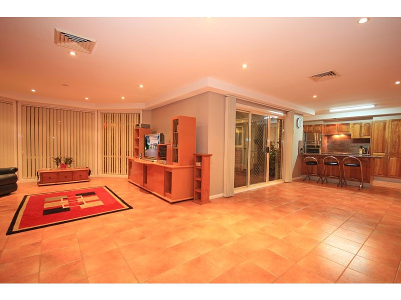 14  Diamantina Close, St Clair NSW 2759