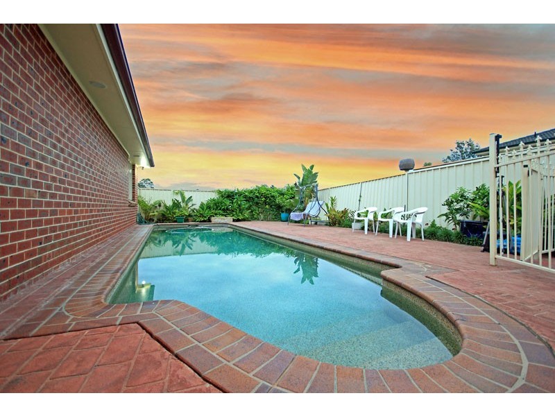 14  Diamantina Close, St Clair NSW 2759