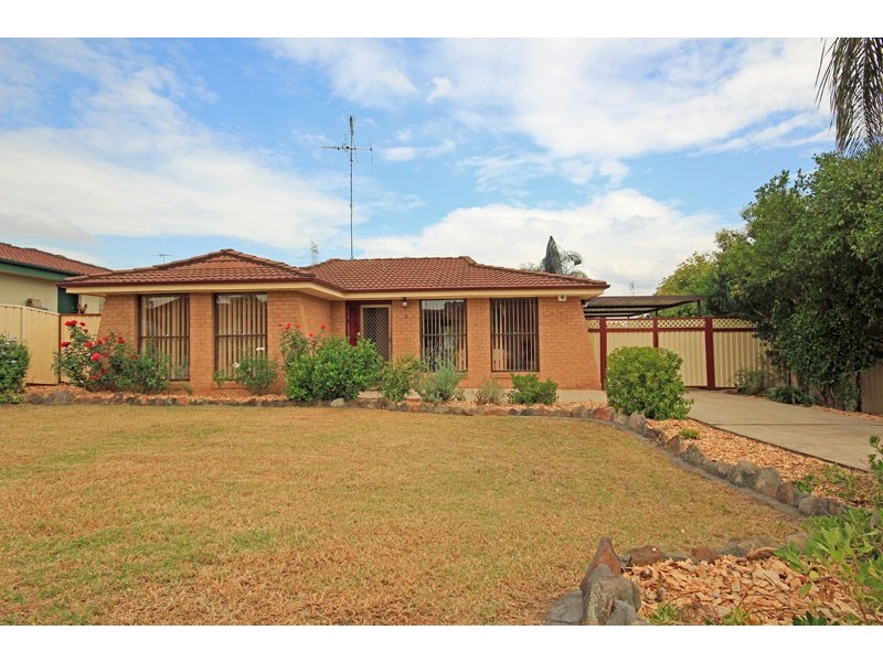 2  Jody Place, St Clair NSW 2759
