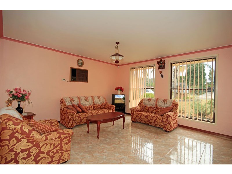 2  Jody Place, St Clair NSW 2759