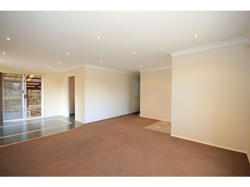 6 Melville Road, St Clair NSW 2759