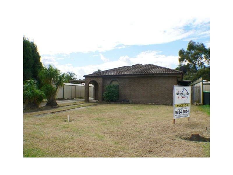 27 Madison Circuit, St Clair NSW 2759