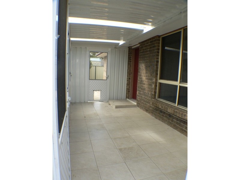 27 Madison Circuit, St Clair NSW 2759