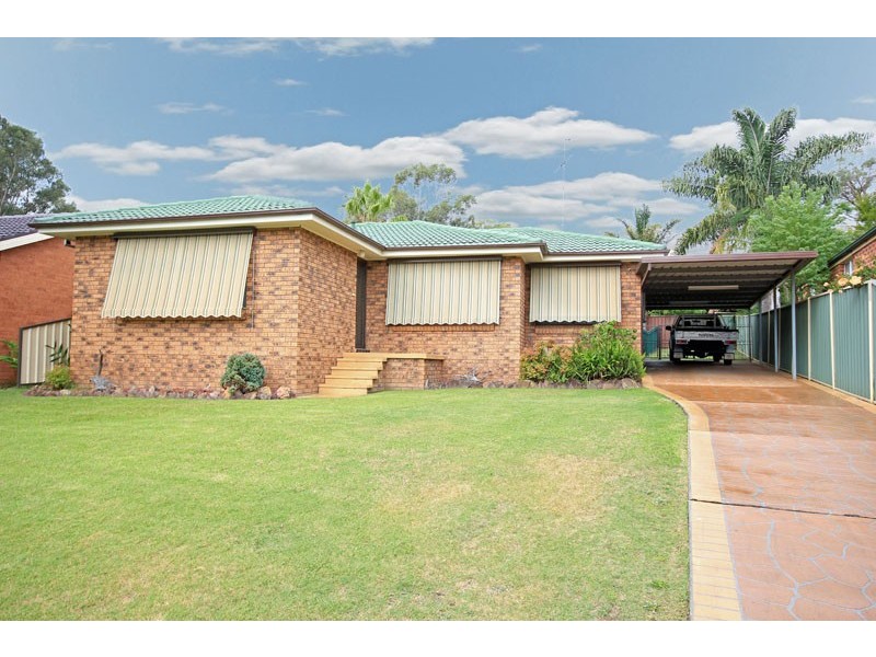 12  Menzies Circuit, St Clair NSW 2759
