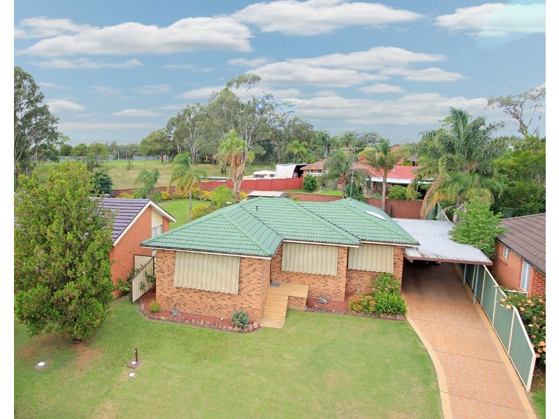 12  Menzies Circuit, St Clair NSW 2759