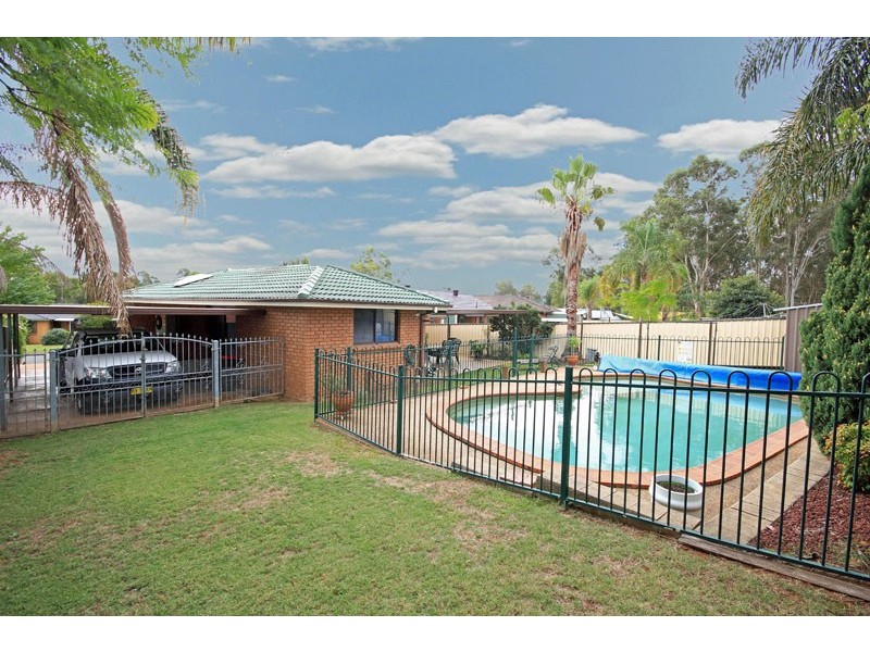 12  Menzies Circuit, St Clair NSW 2759