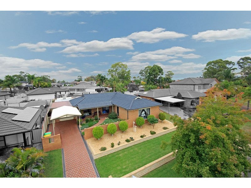 8  Derwent Place, St Clair NSW 2759