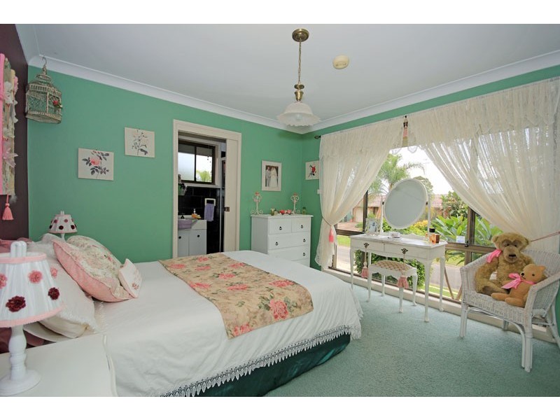 8  Derwent Place, St Clair NSW 2759