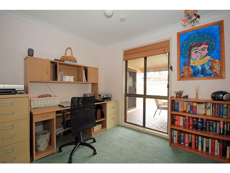 8  Derwent Place, St Clair NSW 2759