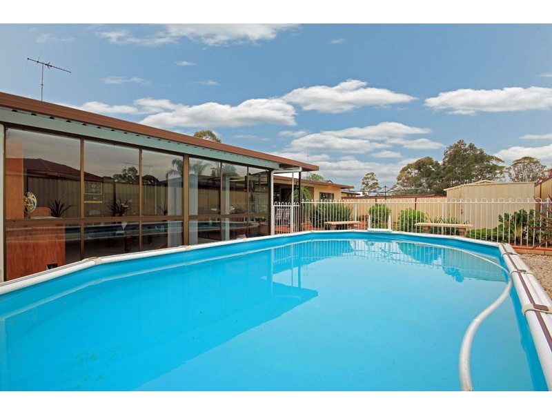 8  Derwent Place, St Clair NSW 2759