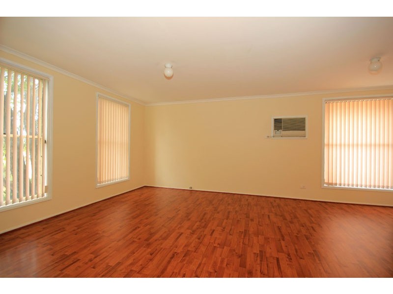 27 Jeffrey Avenue, St Clair NSW 2759