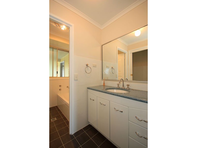 27 Jeffrey Avenue, St Clair NSW 2759