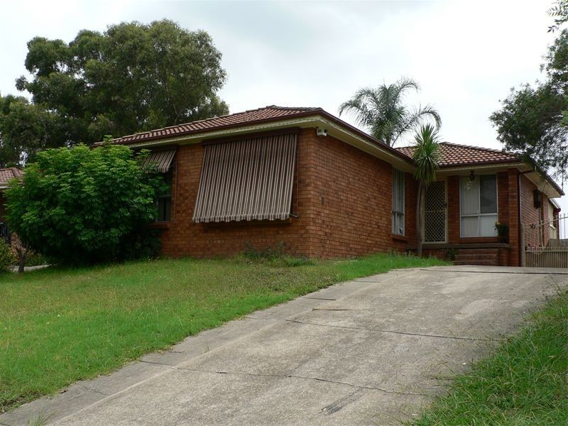 20  Fontana Close, St Clair NSW 2759