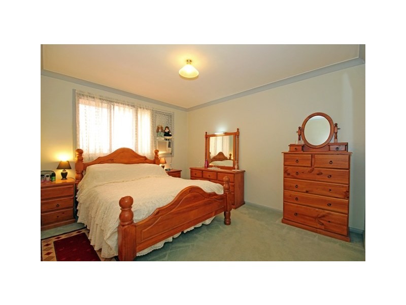 12  Hickory Place, St Clair NSW 2759