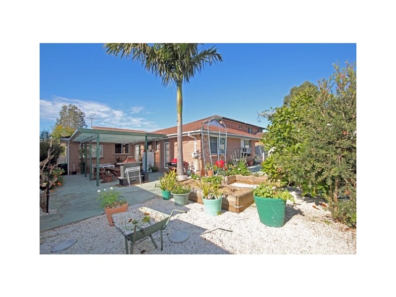 12  Hickory Place, St Clair NSW 2759