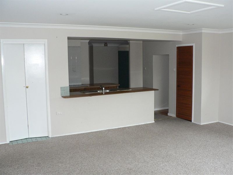 8  Salem Close, St Clair NSW 2759