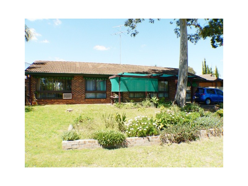 6 Bradman Avenue, St Clair NSW 2759