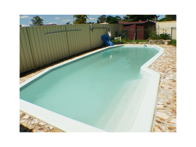 6 Bradman Avenue, St Clair NSW 2759