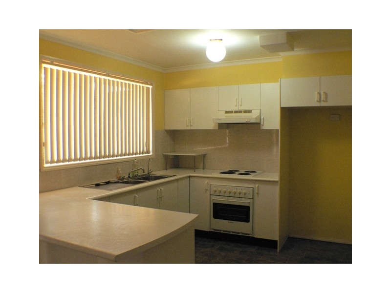 13/2  Bayton Street, Oxley Park NSW 2760