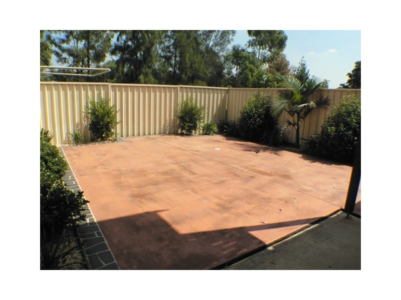 13/2  Bayton Street, Oxley Park NSW 2760