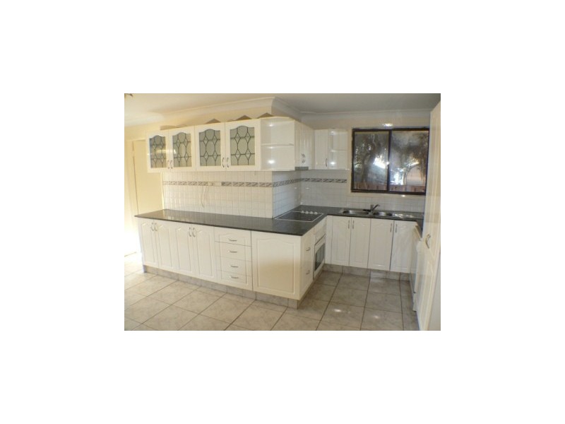 41  Melville Road, St Clair NSW 2759