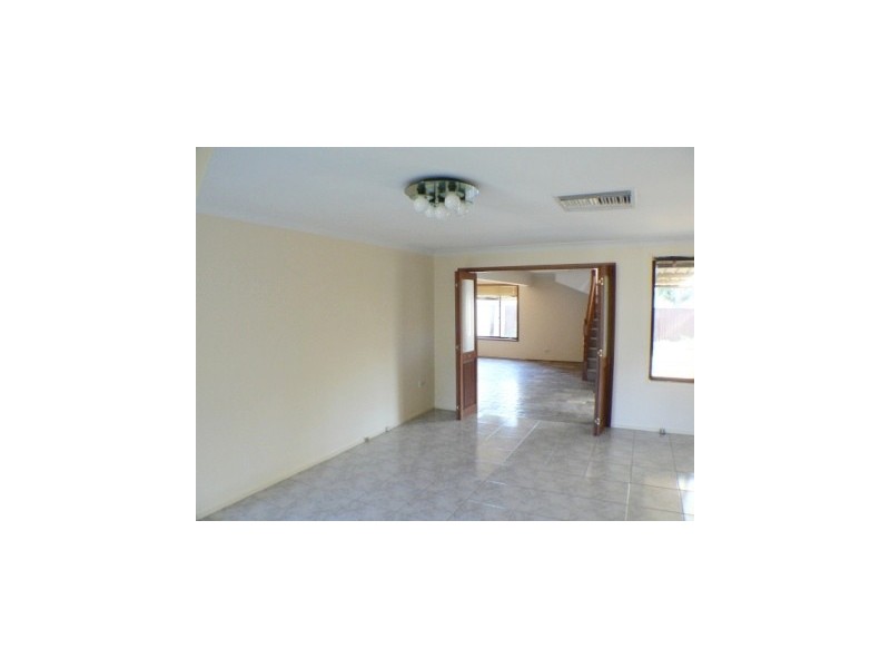 41  Melville Road, St Clair NSW 2759