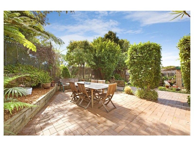 8 Roselands Avenue, Frenchs Forest NSW 2086