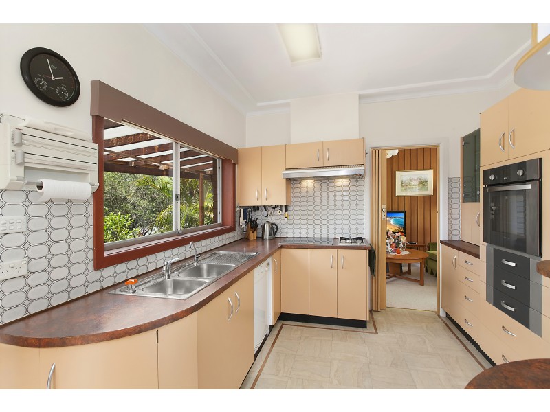 1 Alkoomie Avenue, Forestville NSW 2087