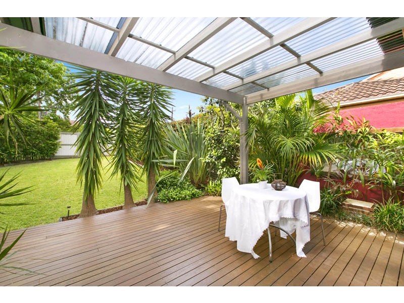 17 Cannons Parade, Forestville NSW 2087