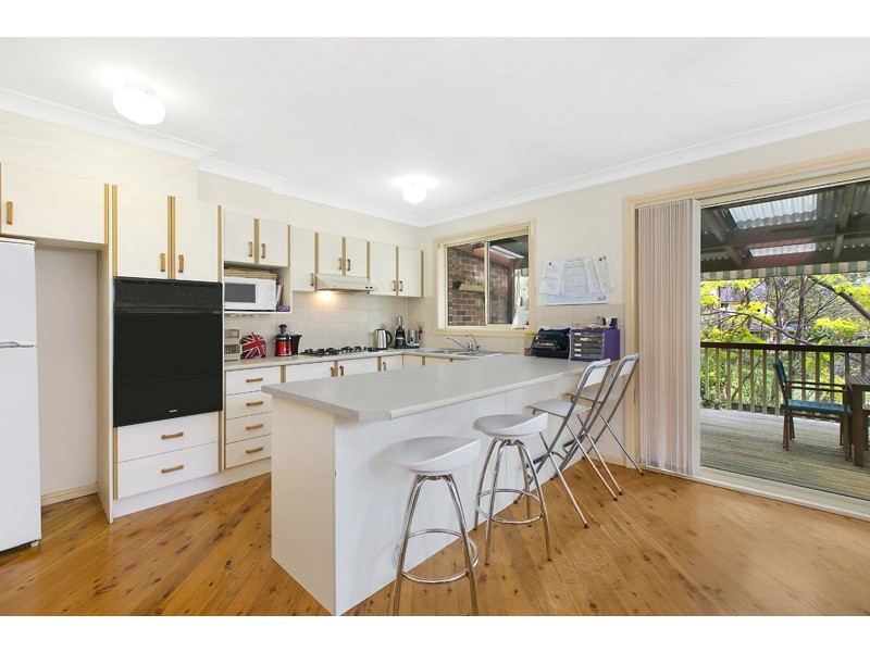 33B Carnarvon Drive, Frenchs Forest NSW 2086
