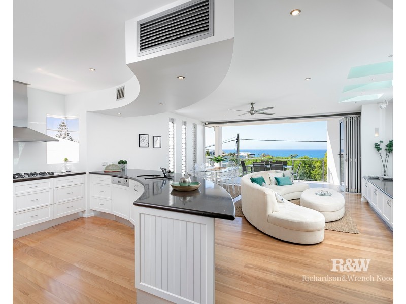 2/37 Sobraon Street, Sunrise Beach QLD 4567