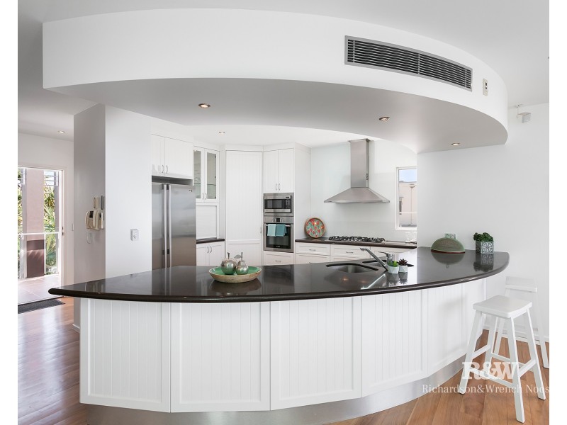 2/37 Sobraon Street, Sunrise Beach QLD 4567