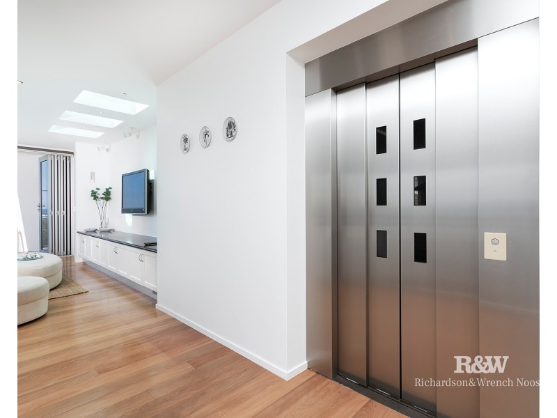 2/37 Sobraon Street, Sunrise Beach QLD 4567