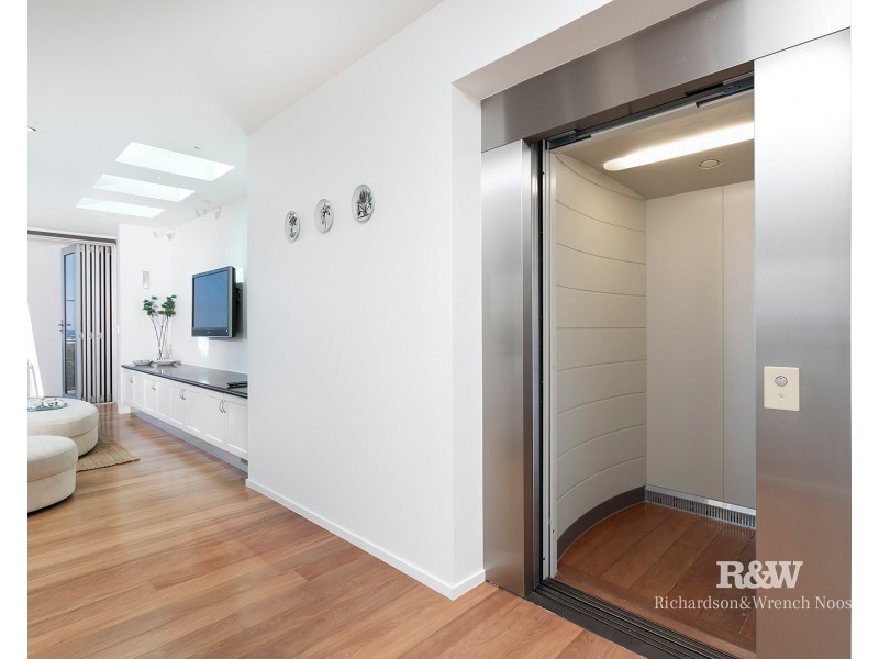 2/37 Sobraon Street, Sunrise Beach QLD 4567