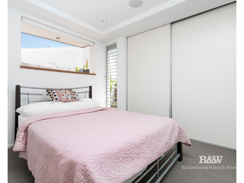 2/37 Sobraon Street, Sunrise Beach QLD 4567