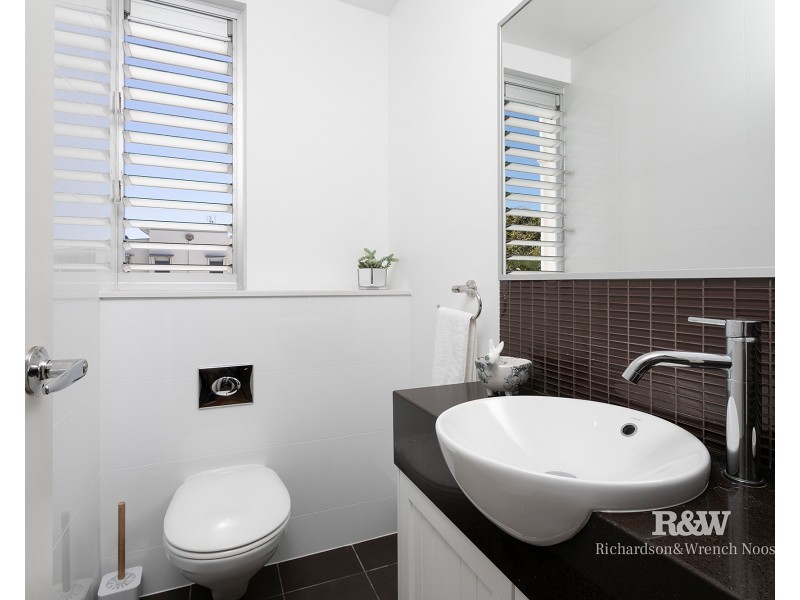 2/37 Sobraon Street, Sunrise Beach QLD 4567