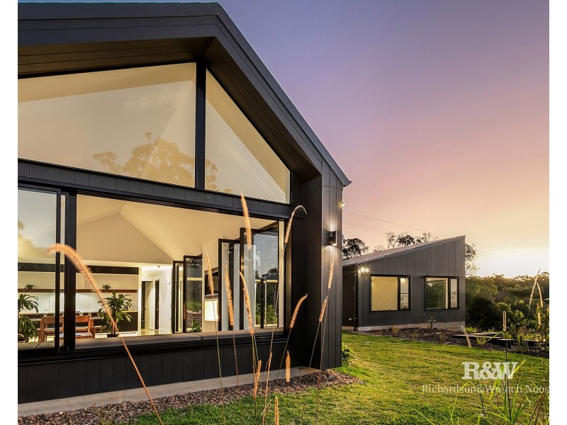 359 Old Tewantin Road, Lake Macdonald QLD 4563