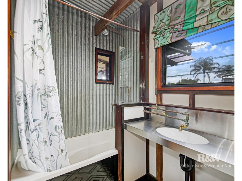 18 Hardy Street, Sunrise Beach QLD 4567