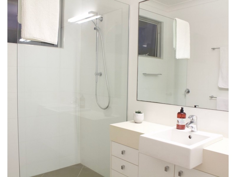 1/11 Corsair Crescent, Sunrise Beach QLD 4567