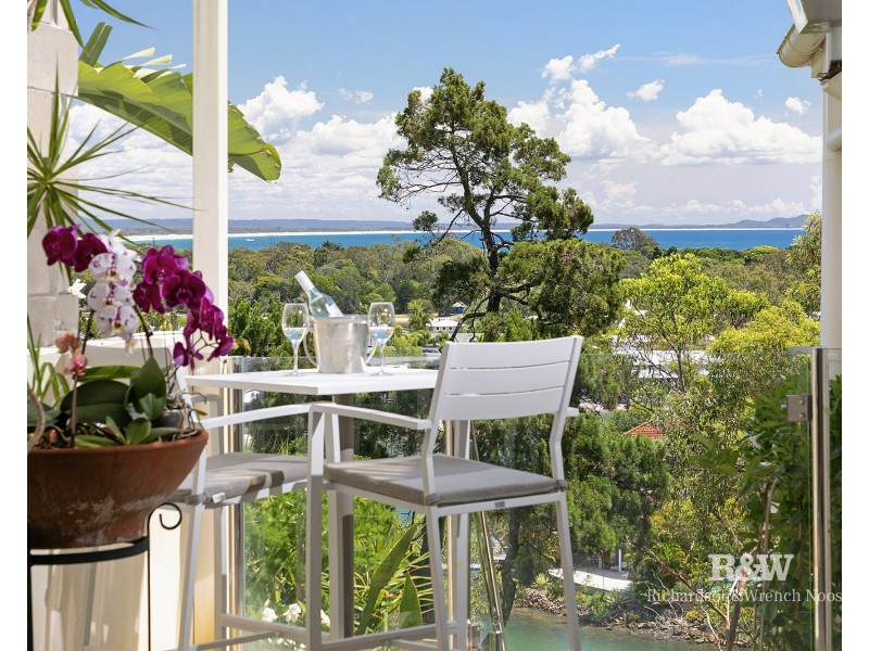 1/5 Natasha Avenue, Noosa Heads QLD 4567