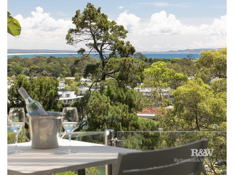 1/5 Natasha Avenue, Noosa Heads QLD 4567