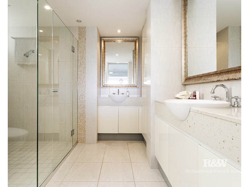 1/5 Natasha Avenue, Noosa Heads QLD 4567