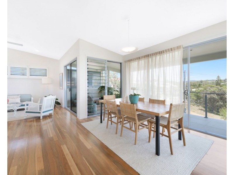 51 Tingira Crescent, Sunrise Beach QLD 4567