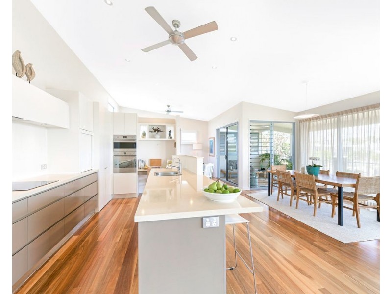 51 Tingira Crescent, Sunrise Beach QLD 4567