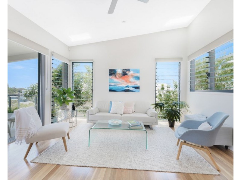 51 Tingira Crescent, Sunrise Beach QLD 4567