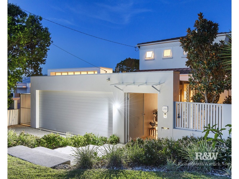 28 Angler Street, Noosa Heads QLD 4567
