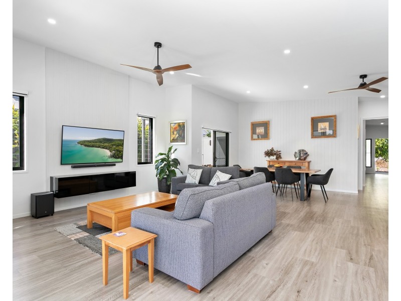 14 Hollyhock Crescent, Noosa Heads QLD 4567