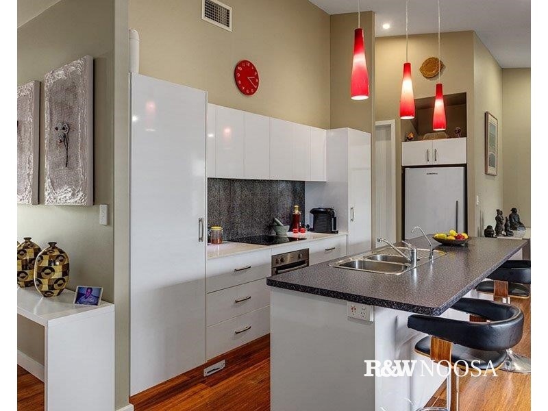 20 Gympie Road, Tin Can Bay QLD 4580