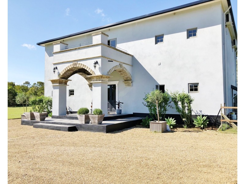 18 Amaroo Place, Cooroibah QLD 4565