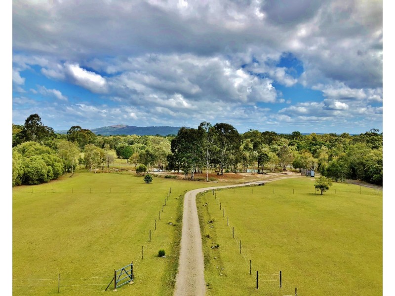18 Amaroo Place, Cooroibah QLD 4565